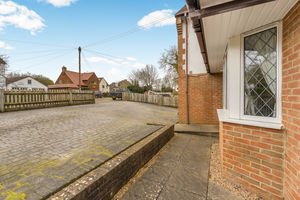 Astrop Gardens Kings Sutton